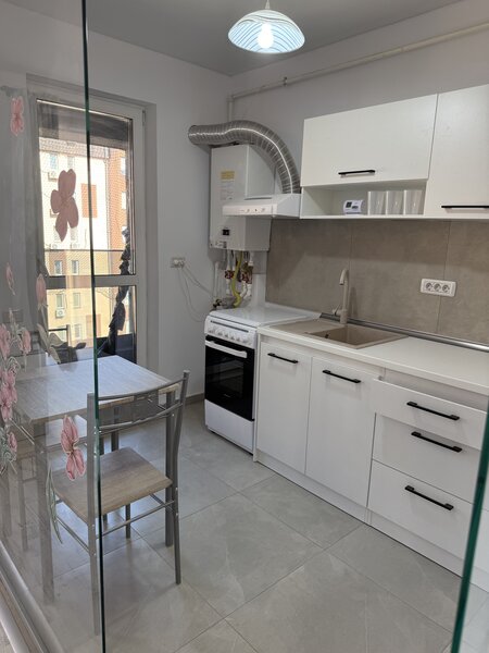 Militari Residence, prima inchiriere, bucatarie inchisa